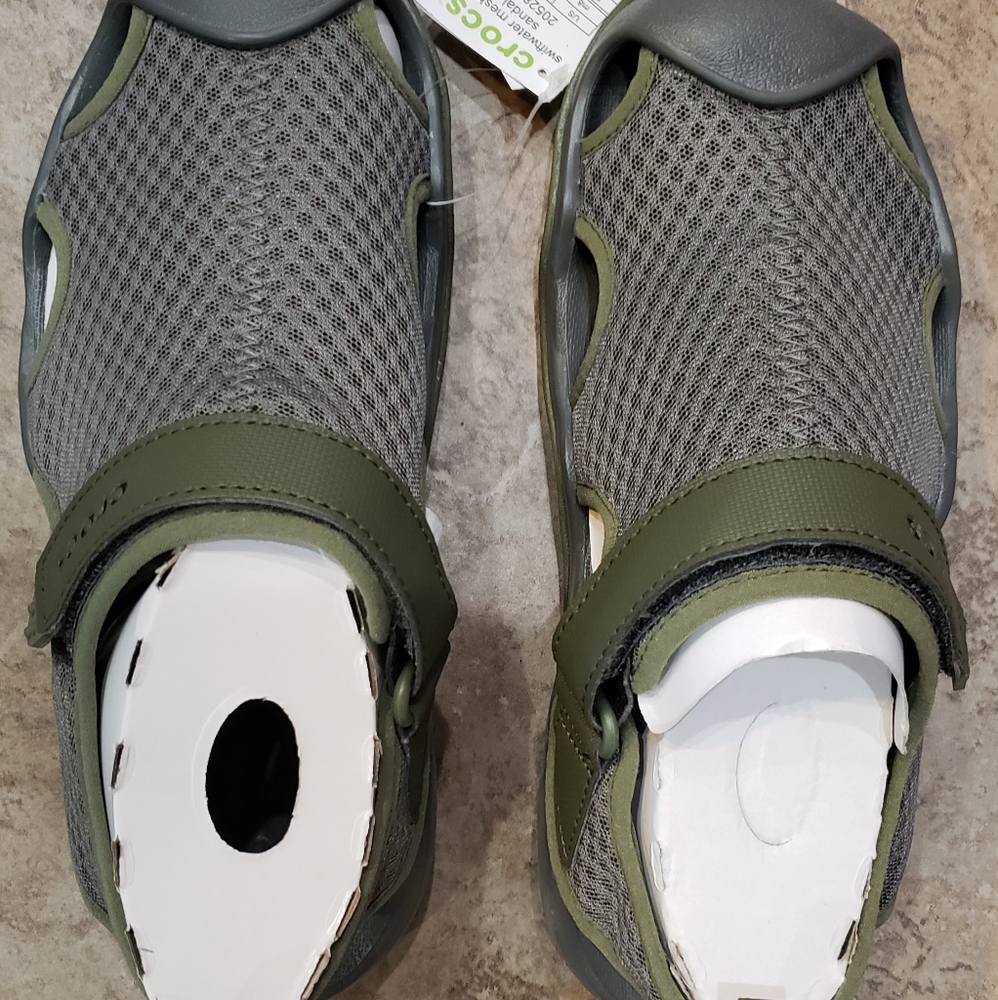Crocs Swiftwater Mesh Deck Sandal NEW